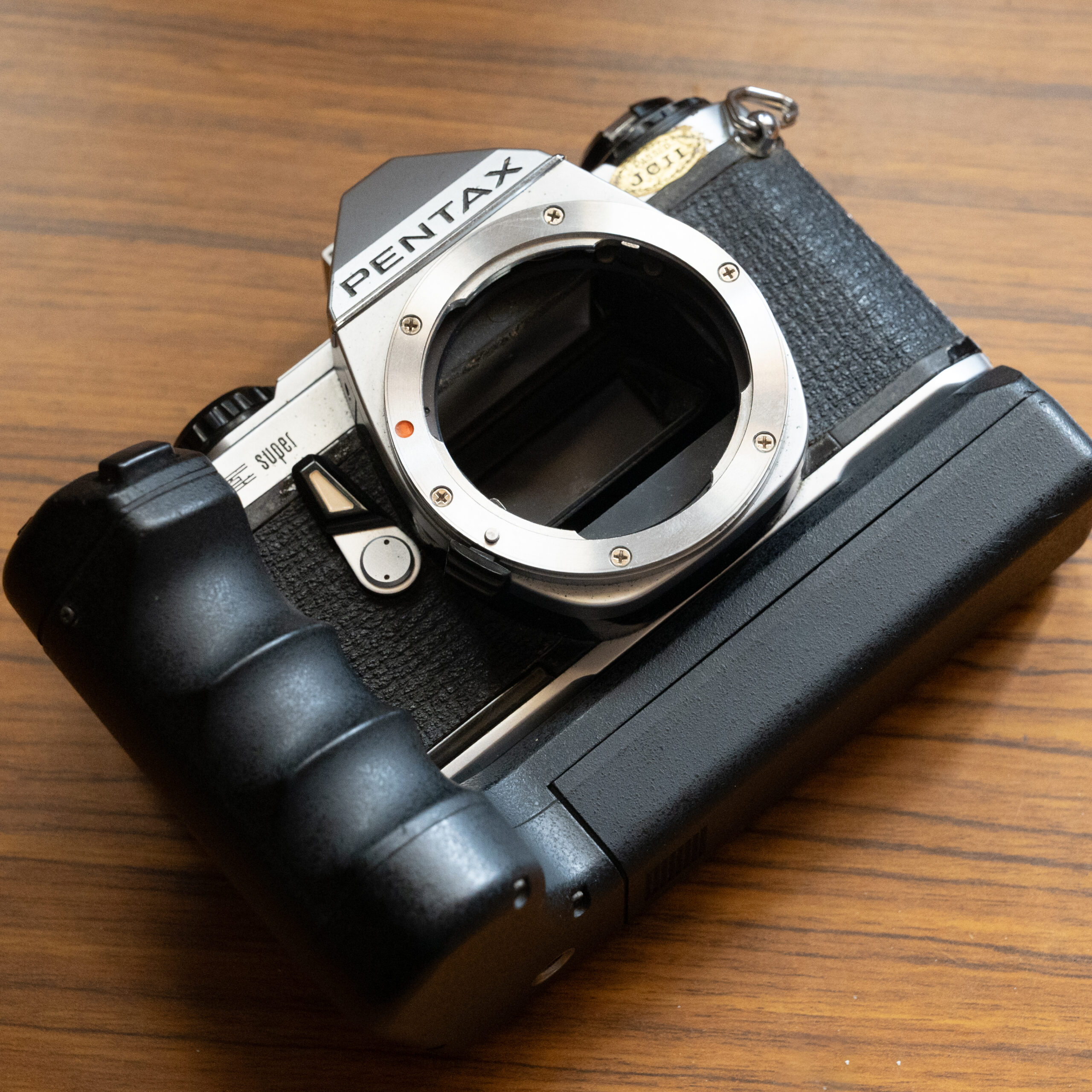 Pentax Me Super + Pentax winder me ii with Pentax 50mm f2, view 5