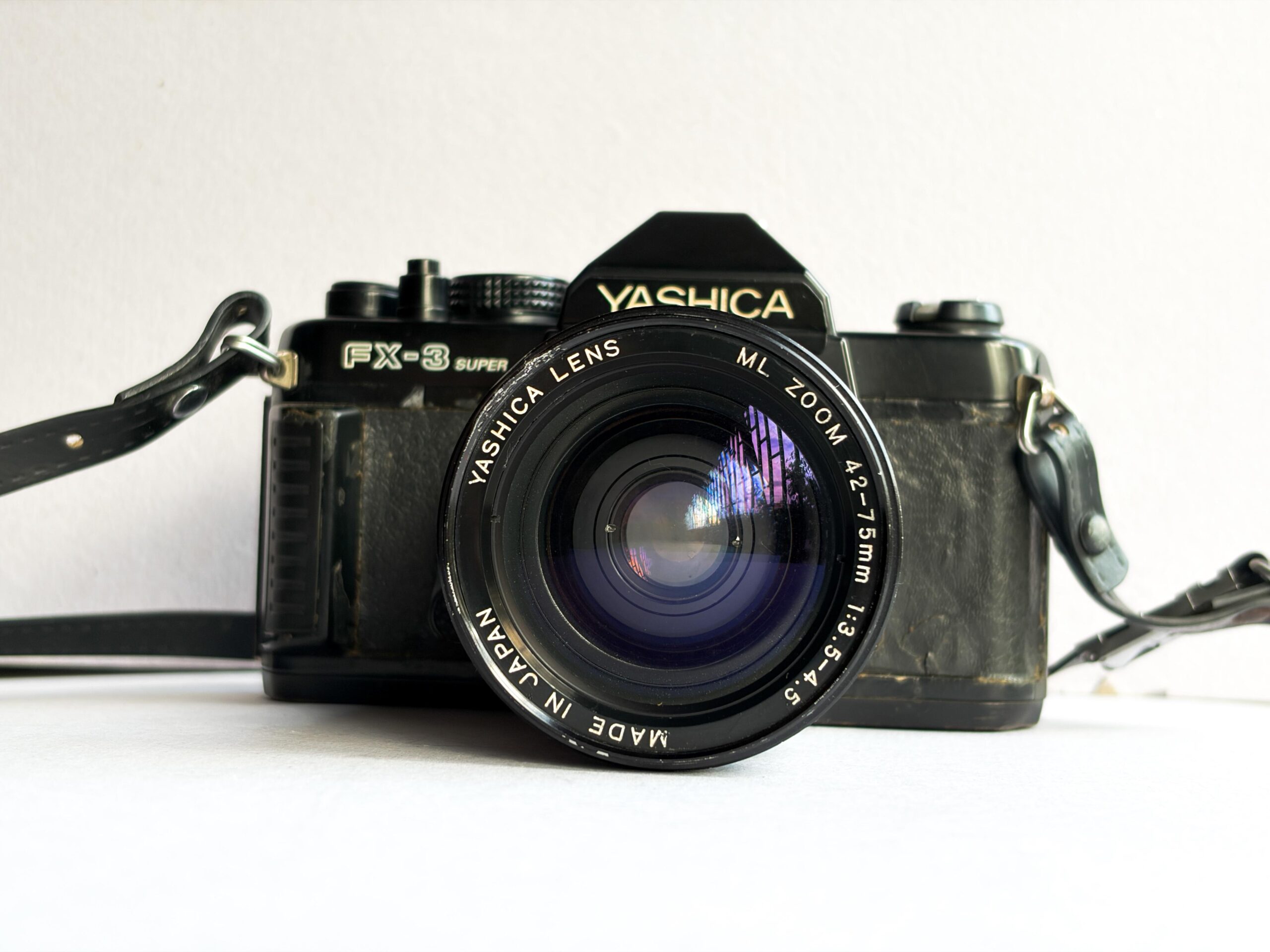 YASHICA FX3 SUPER + 42-75MM, view 6
