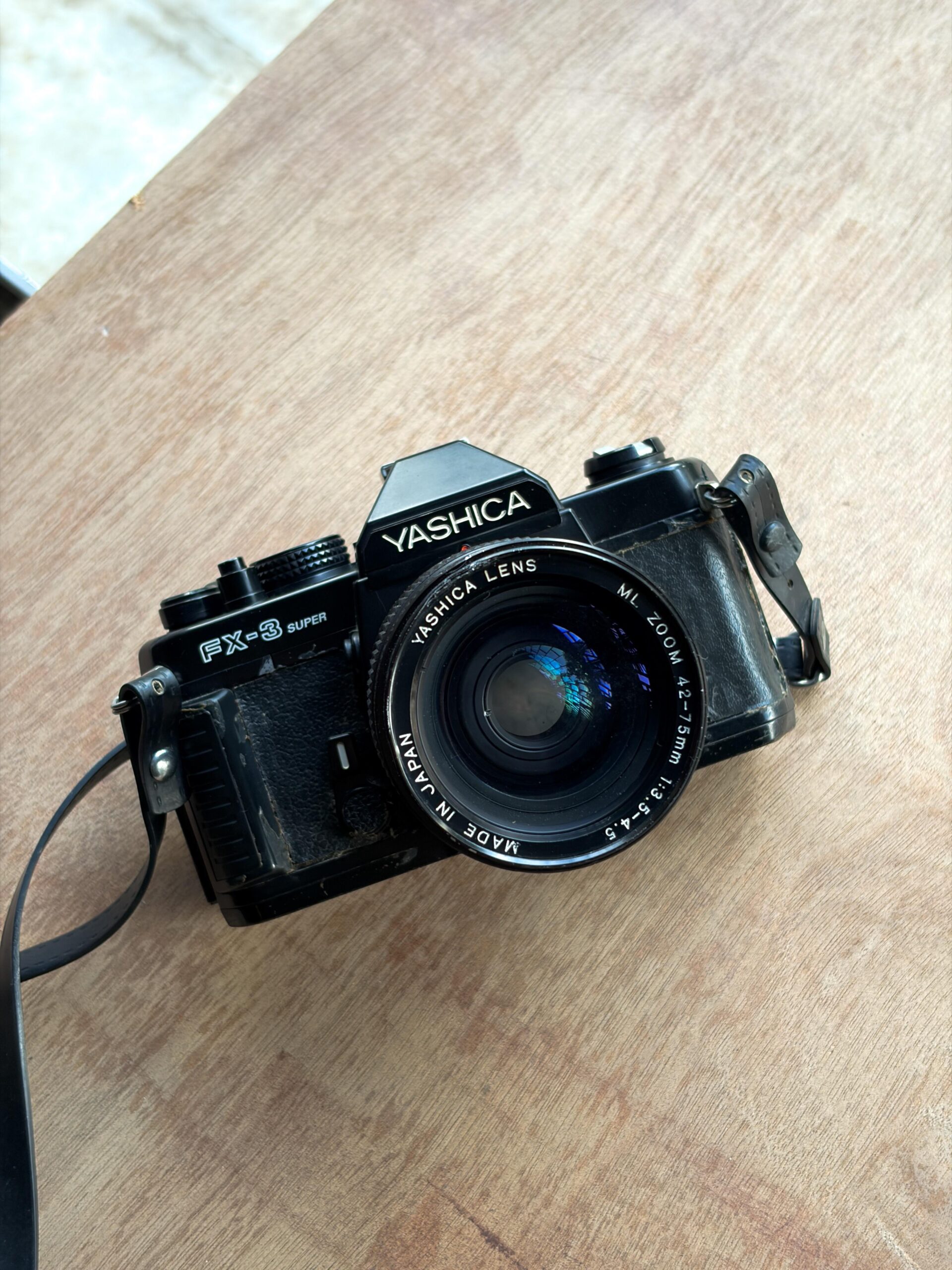 YASHICA FX3 SUPER + 42-75MM, view 8