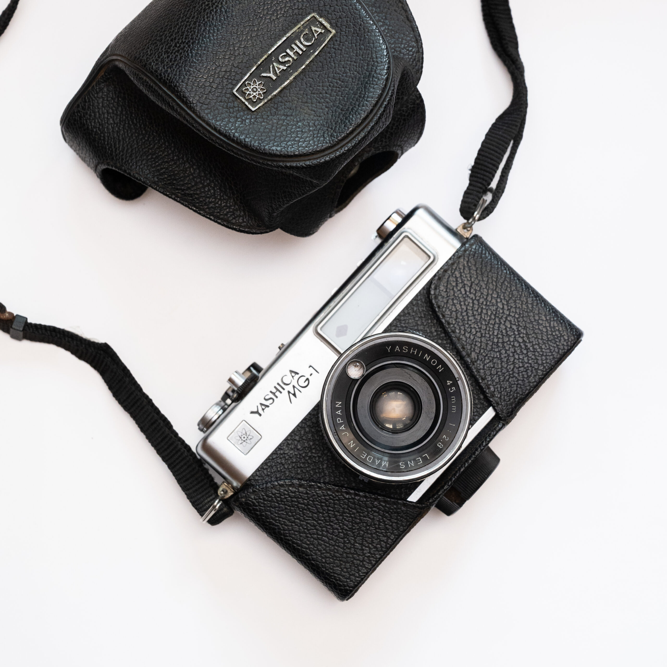 YASHICA MG-1 with Original Case, view 7