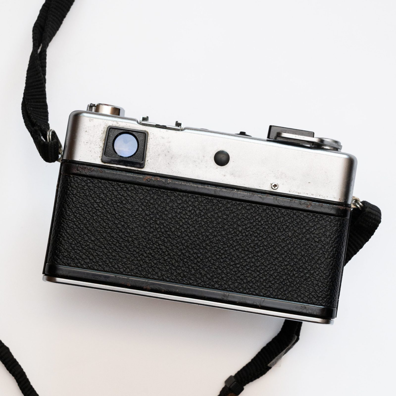 YASHICA MG-1 with Original Case, view 4