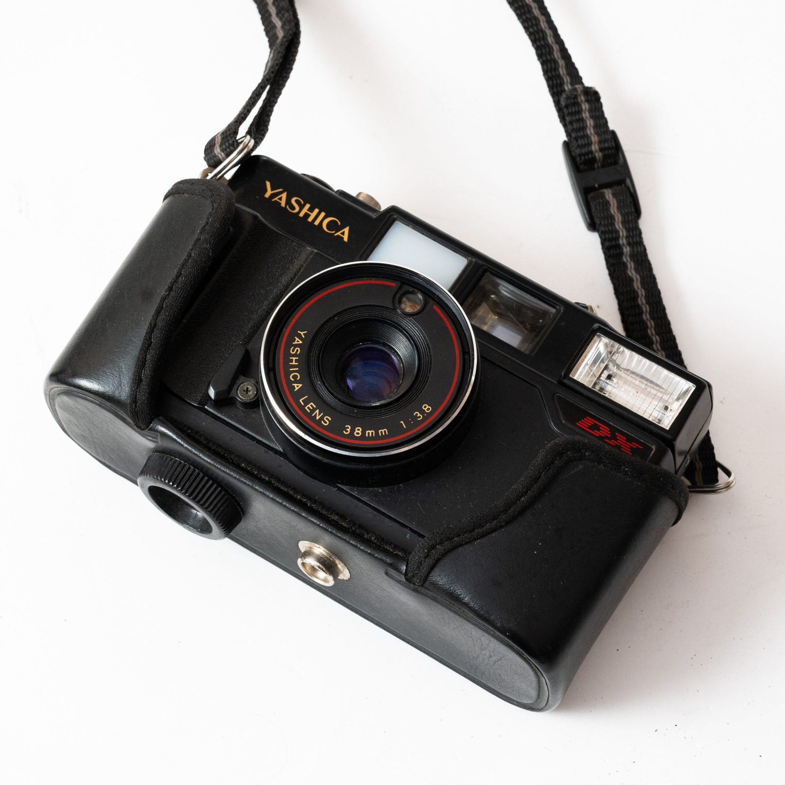 Yashica MF-2 Super DX with Original bottom half case, view 3