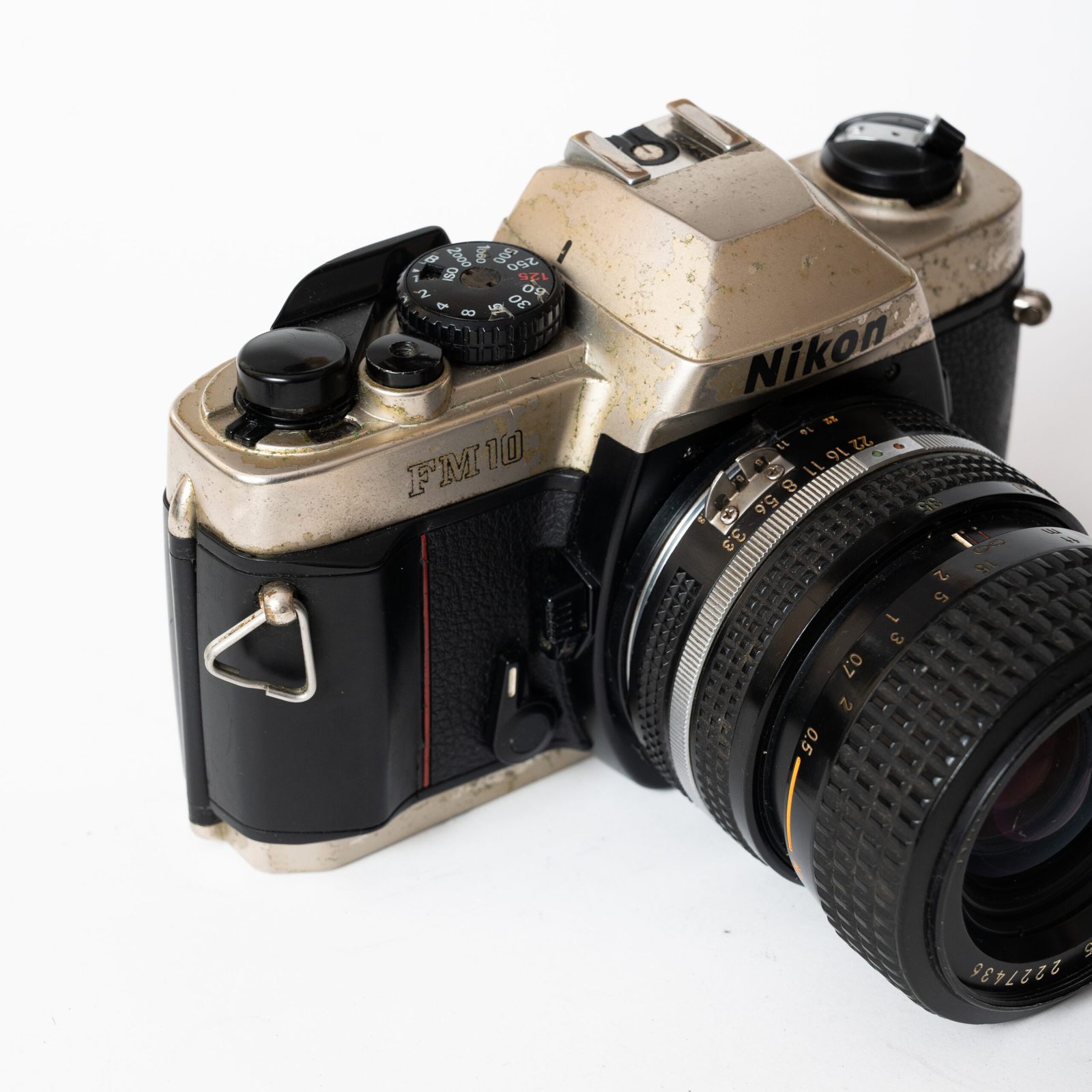 Nikon FM10 + Nikon Zoom-NIKKOR 35-70mm, view 2