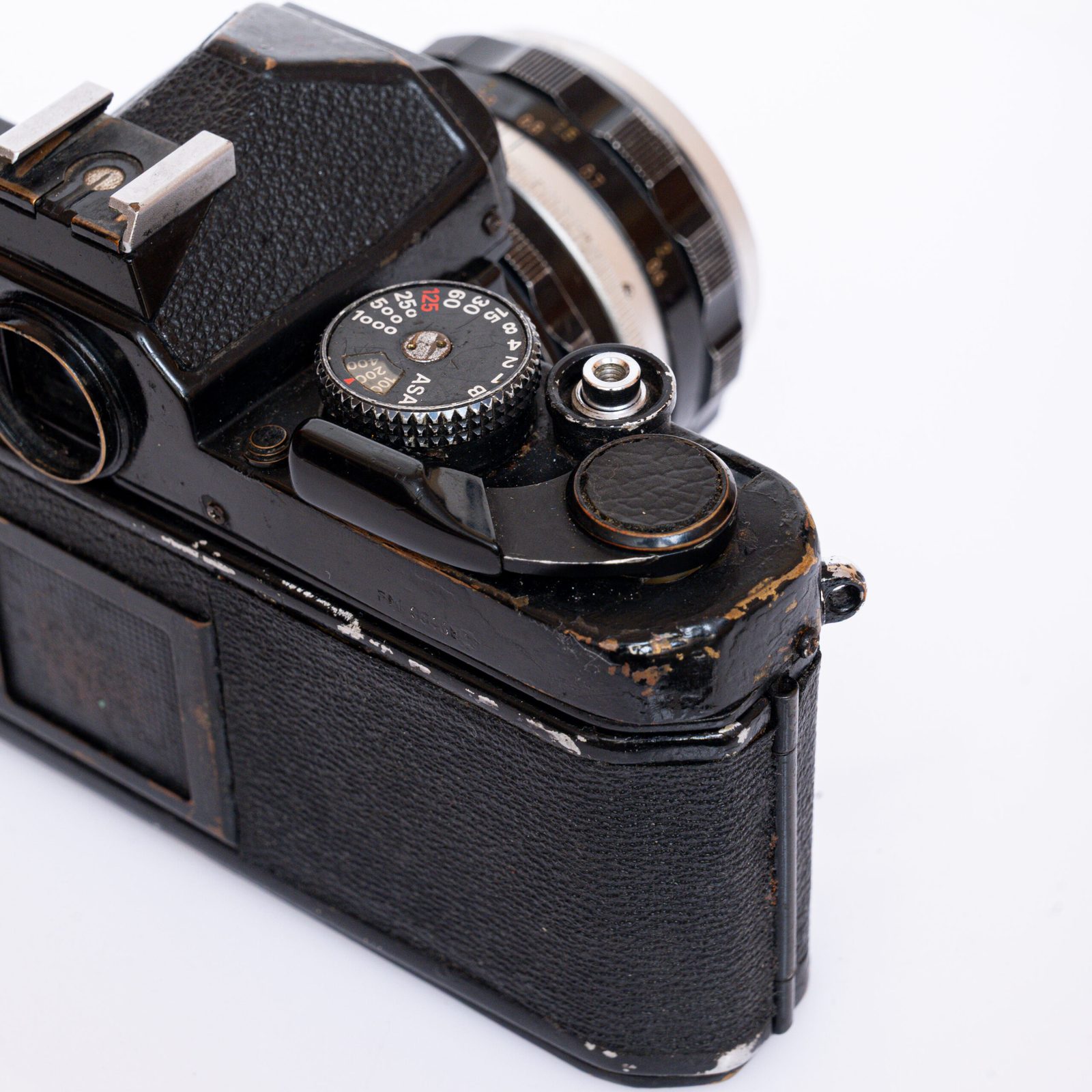 Black Nikon FM paired + NIKKOR-H 50mm f/2 lens, view 3