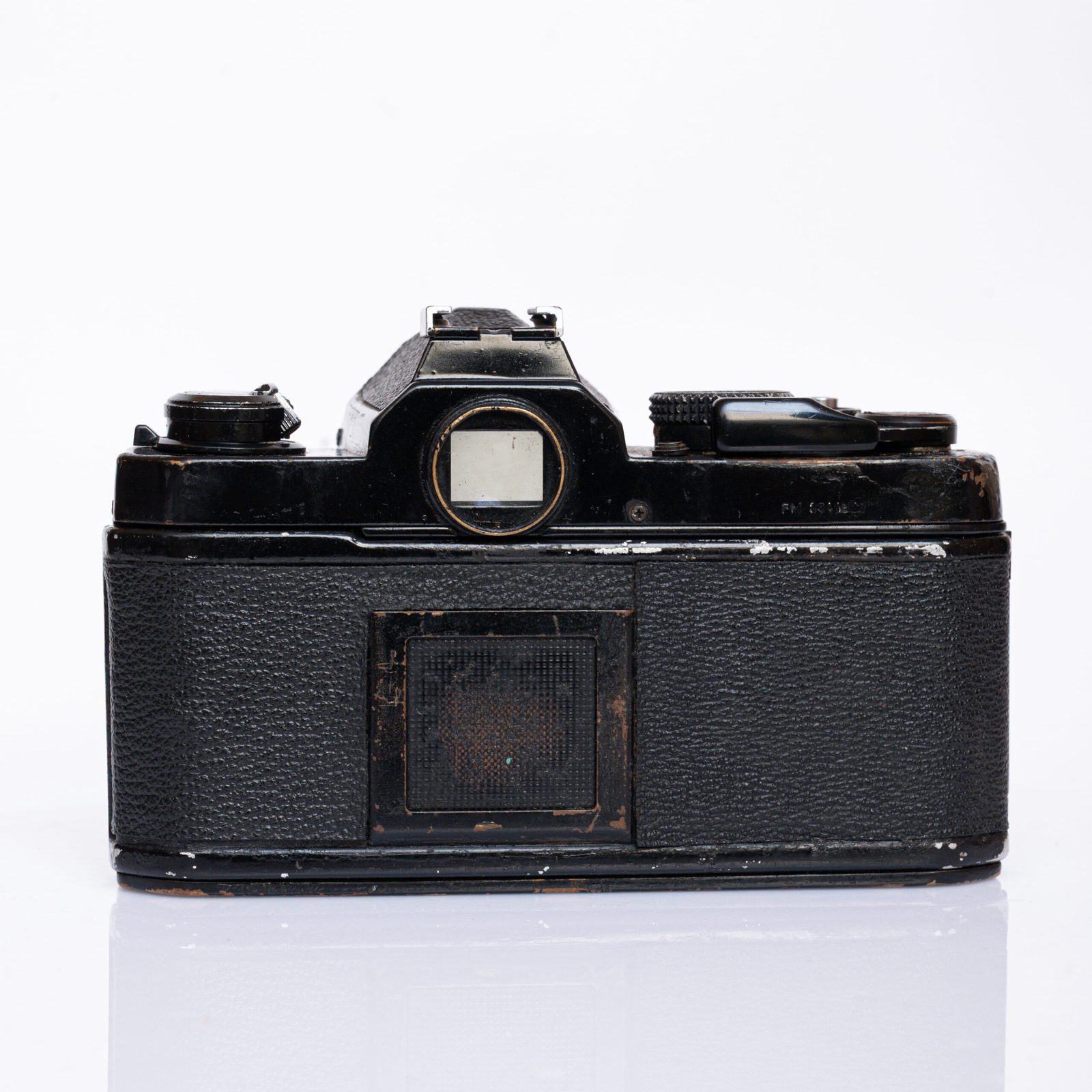 Black Nikon FM paired + NIKKOR-H 50mm f/2 lens, view 4